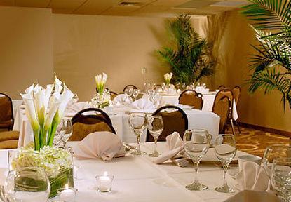 Chester Inn & Suites Sharonville Restoran gambar